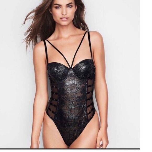 VICTORIA'S SECRET LINGERIE TEDDY BODYSUIT PADDED UNDERWIRE.Size 32C. NWT
